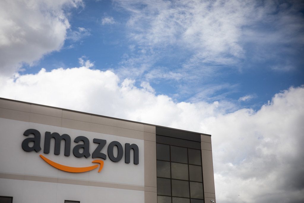 amazon commits £40 billion to uk expansion