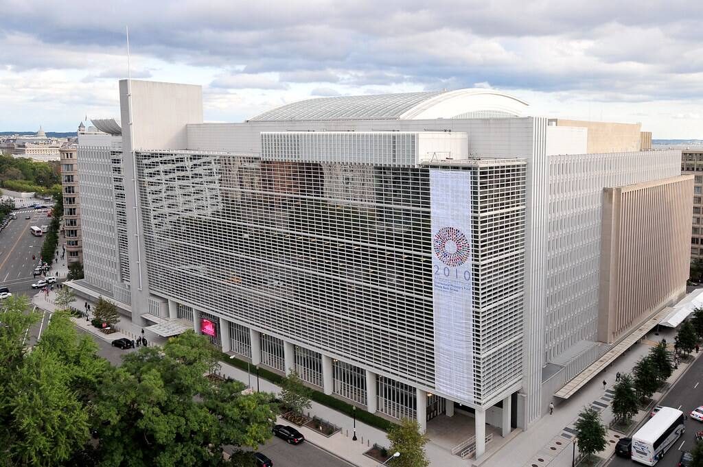 world bank slashes global growth forecast citing trade disputes