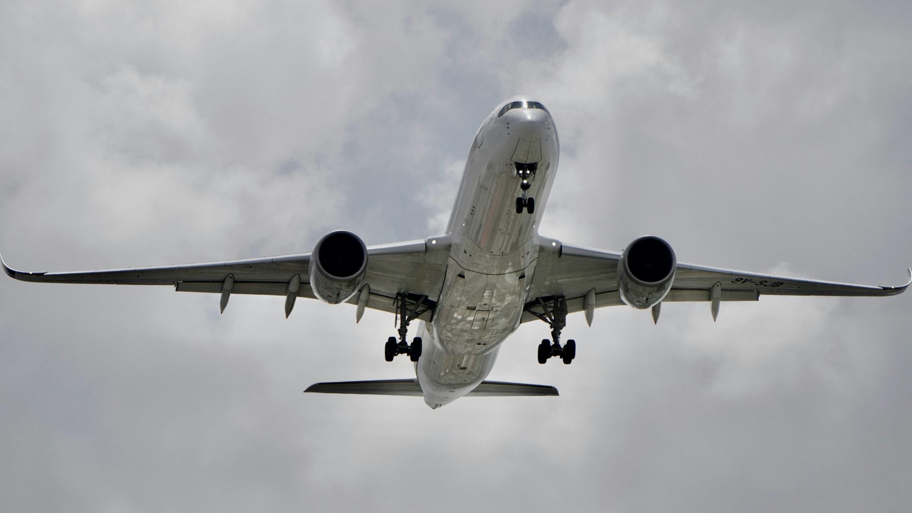 plane landing