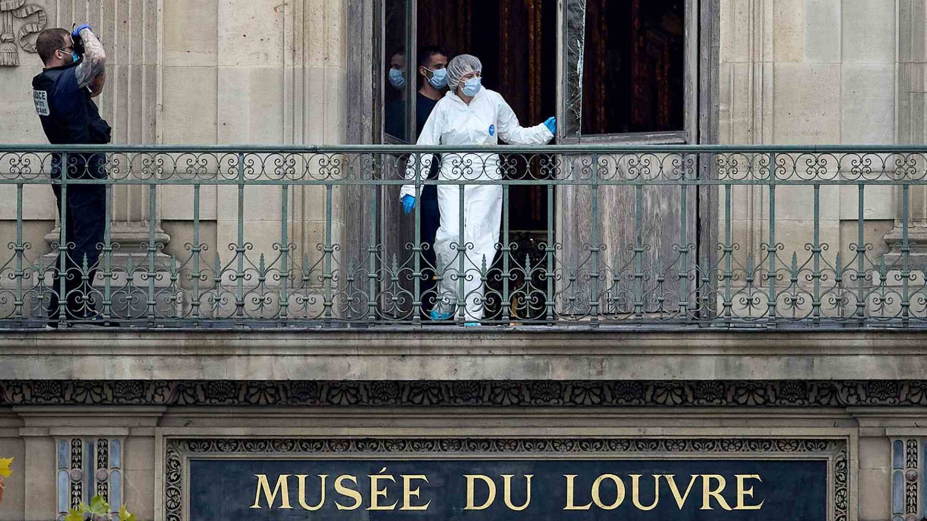 louvre admits security failures after crown jewels stolen
