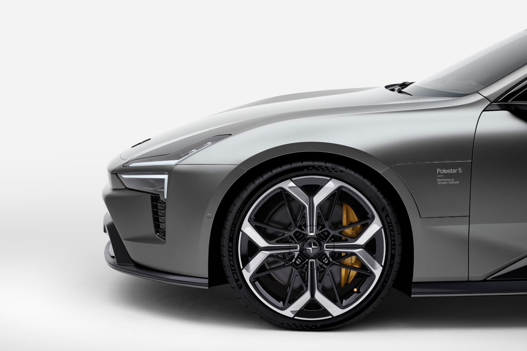 Side view shot showing wheels and rim