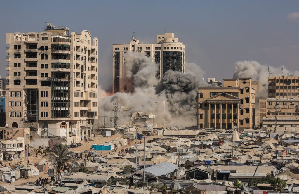 israel demolishes over 1,500 buildings in gaza since ceasefire