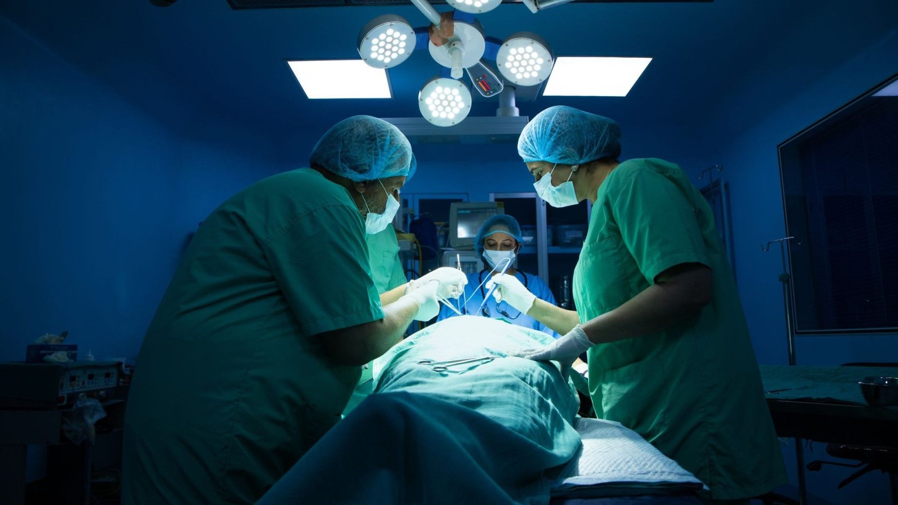 study finds music reduces anaesthetic needs in surgery