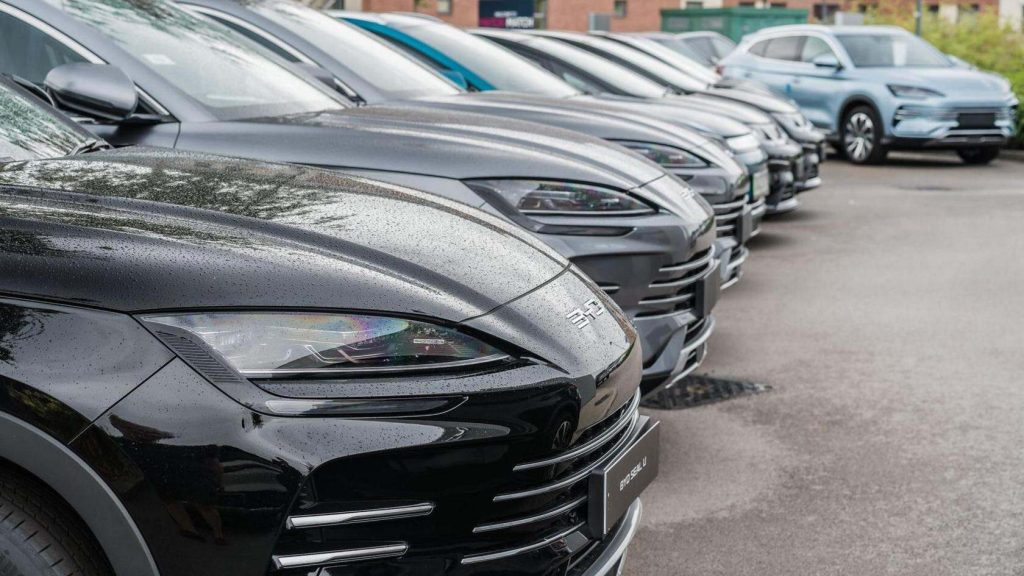 byd tops tesla in global ev sales