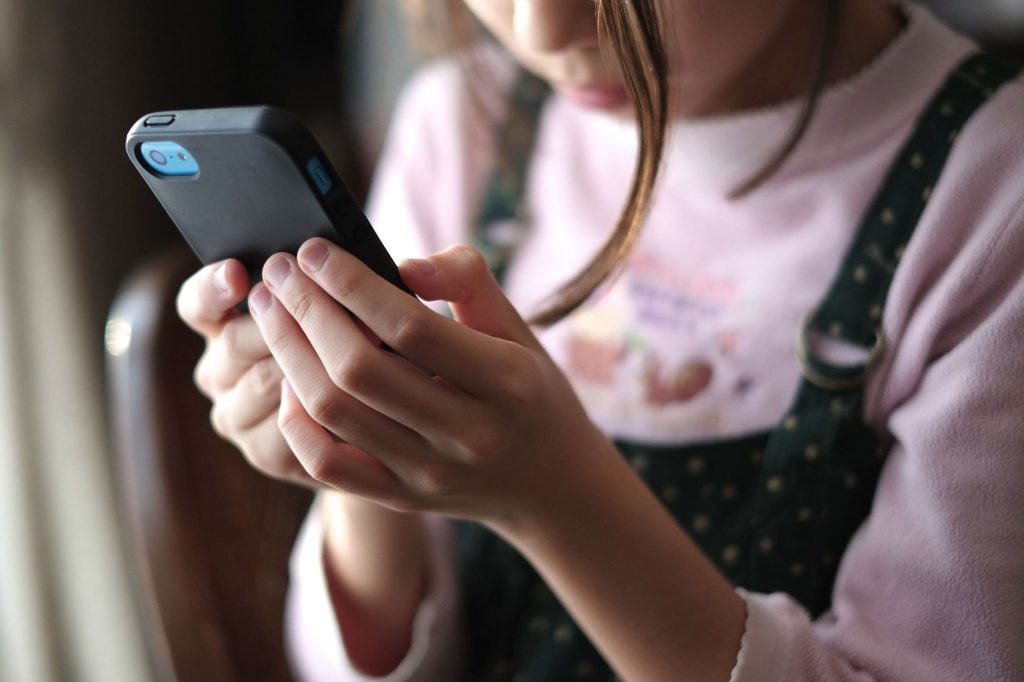 meta suspends 550,000 youth accounts in australia ban