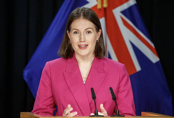 workplace relations minister van velden