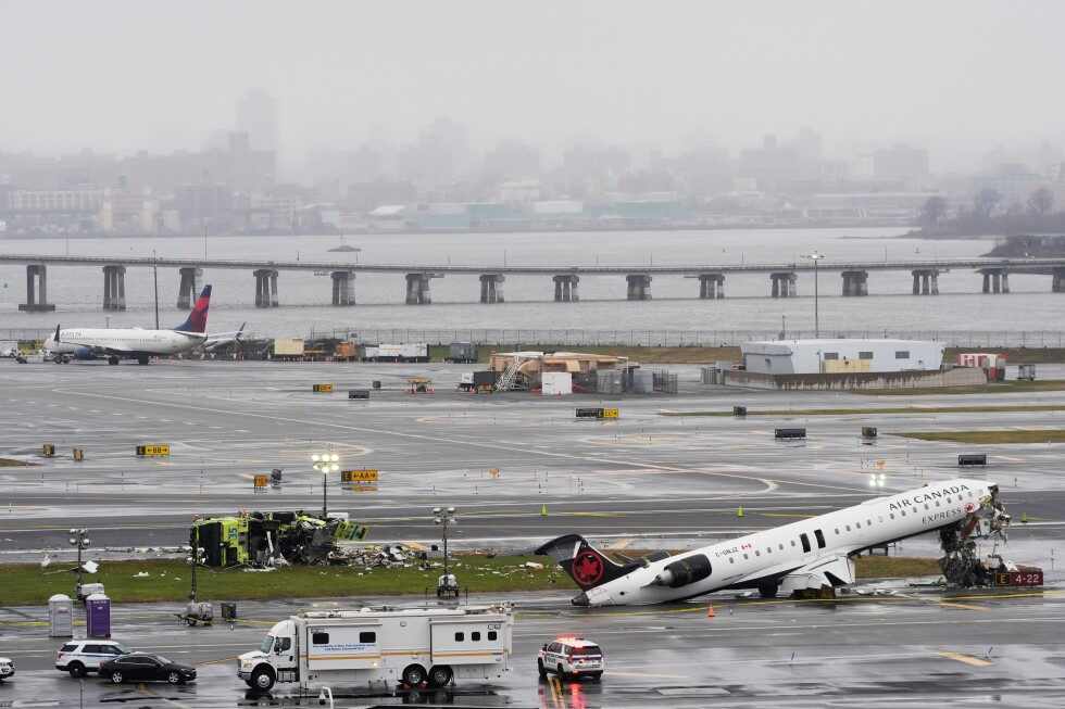 aptopix ny laguardia crash