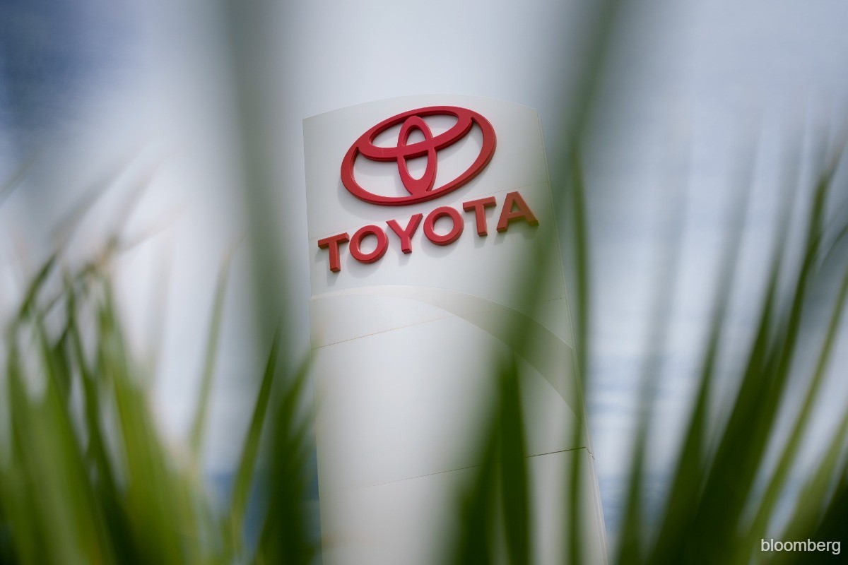 toyota invests $1b in us plants2