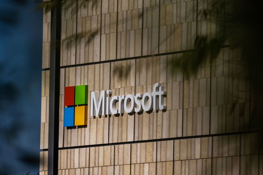 microsoft offers early retirement to 7% of us staff