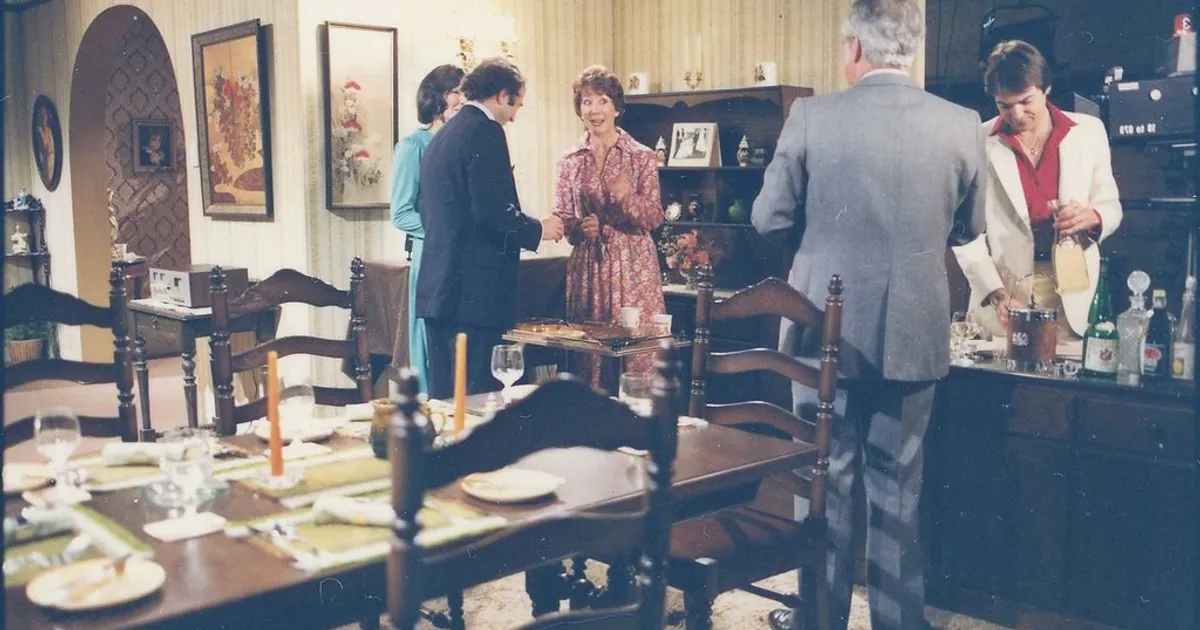 Mr Lewis Calling - Studio Set (TVNZ)