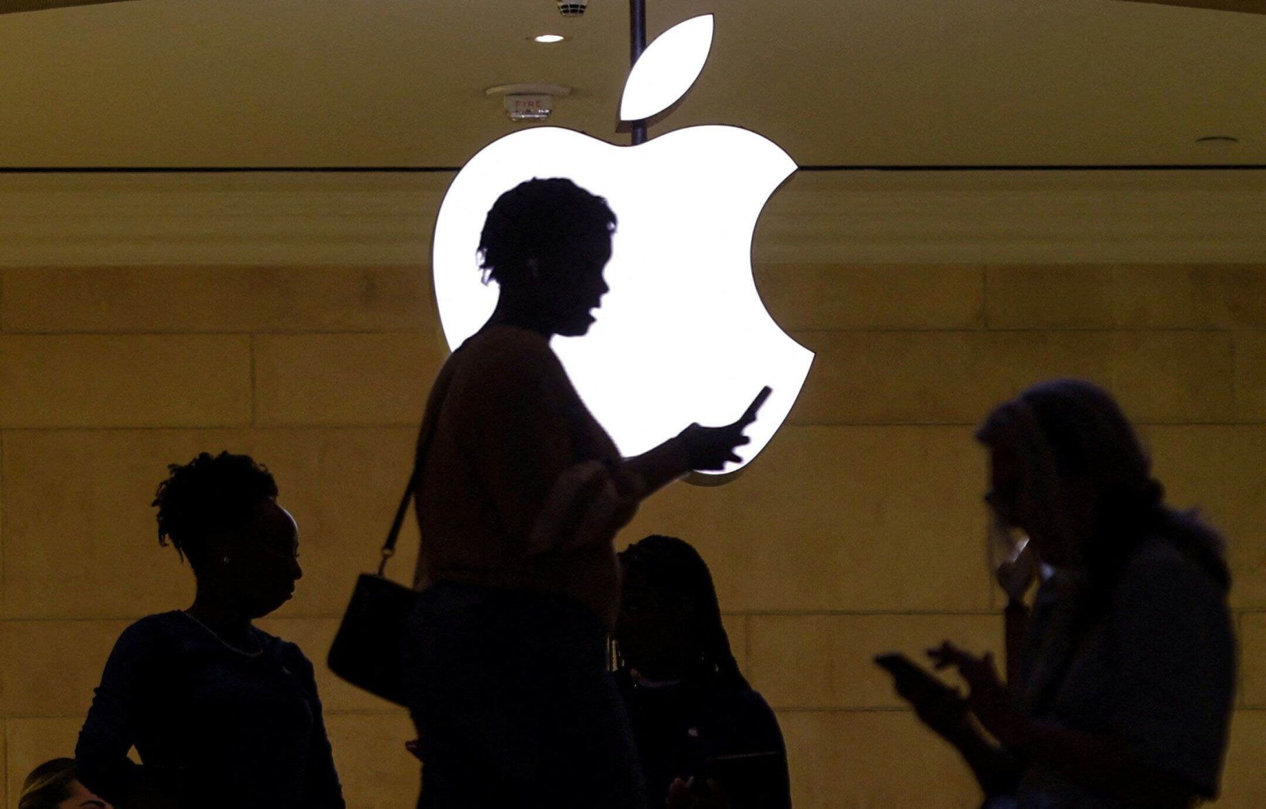 apple agrees 250 million payout over ai claims