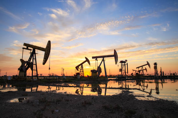 crude prices climb as iran talks remain deadlocked