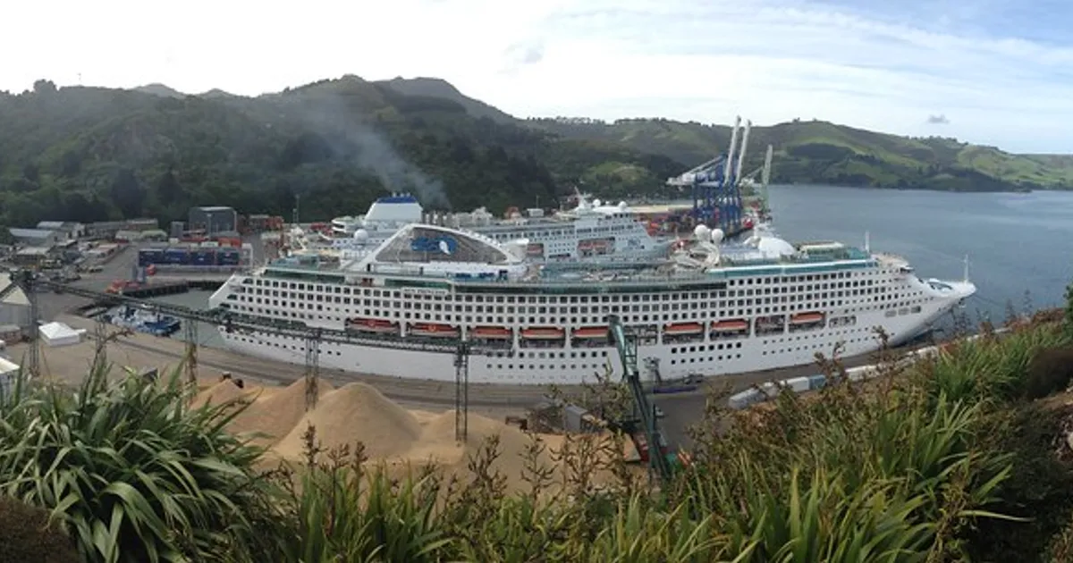 Sea Princess and Pacific Pearl in Port Chalmers