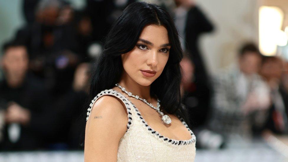 dua lipa files $15m lawsuit against samsung over packaging image
