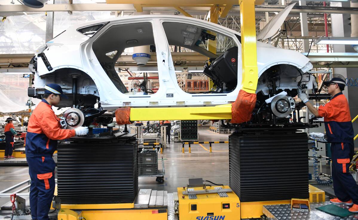 global carmakers struggle to keep pace with china