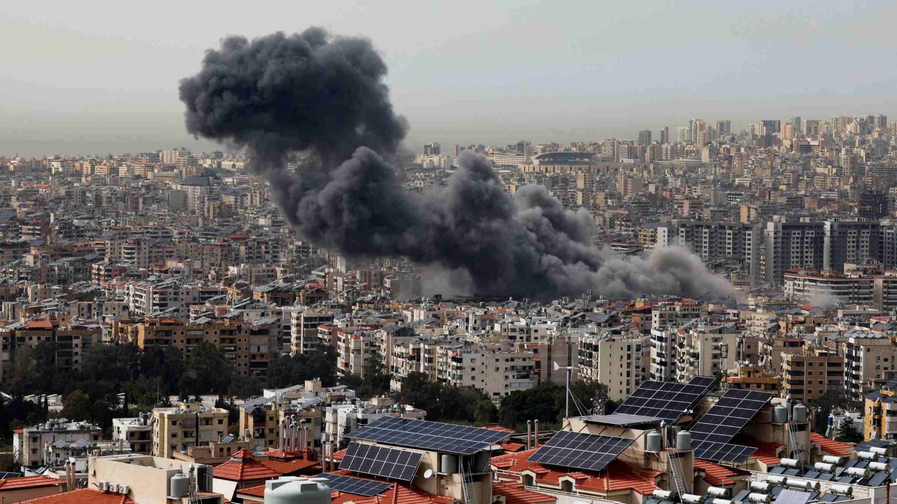 israel strikes beirut suburb after hezbollah truce
