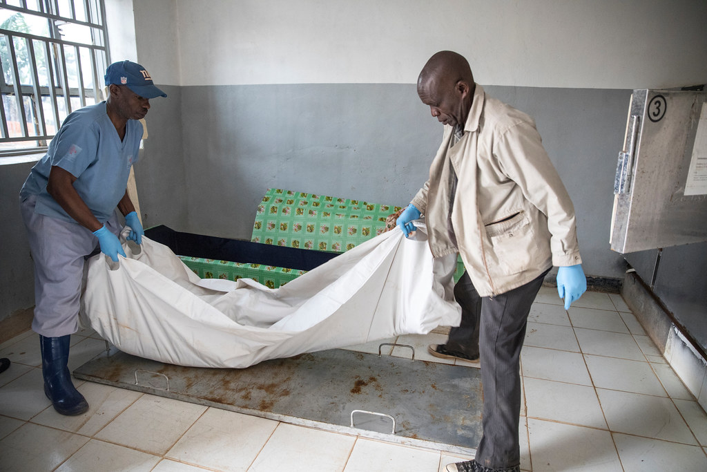 red cross volunteers die in dr congo ebola outbreak