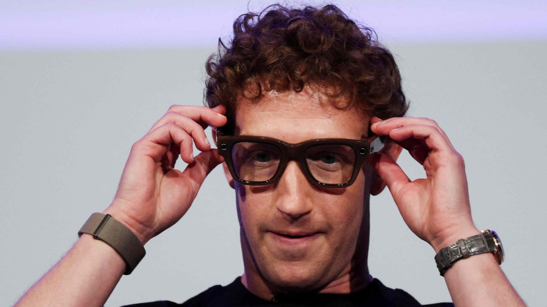 smart glasses raise fresh concerns over public privacy as sales surge