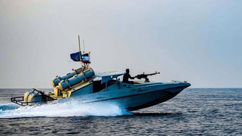 us destroys iranian speedboats in hormuz strait