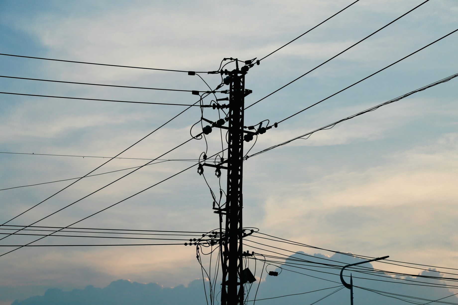 no energy retailer meets “people’s choice” standard as satisfaction slips