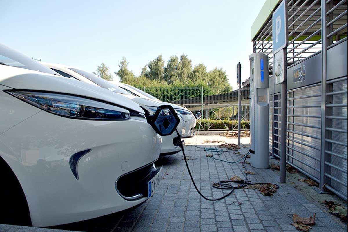rising fuel prices boost electric car demand in india