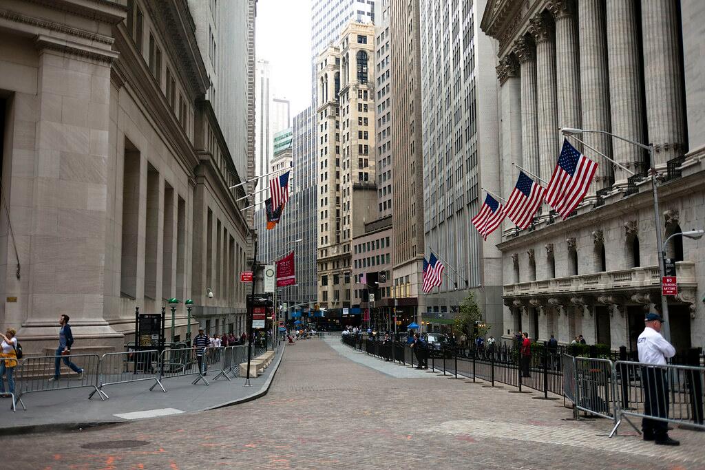 wall street slides as big tech stocks retreat