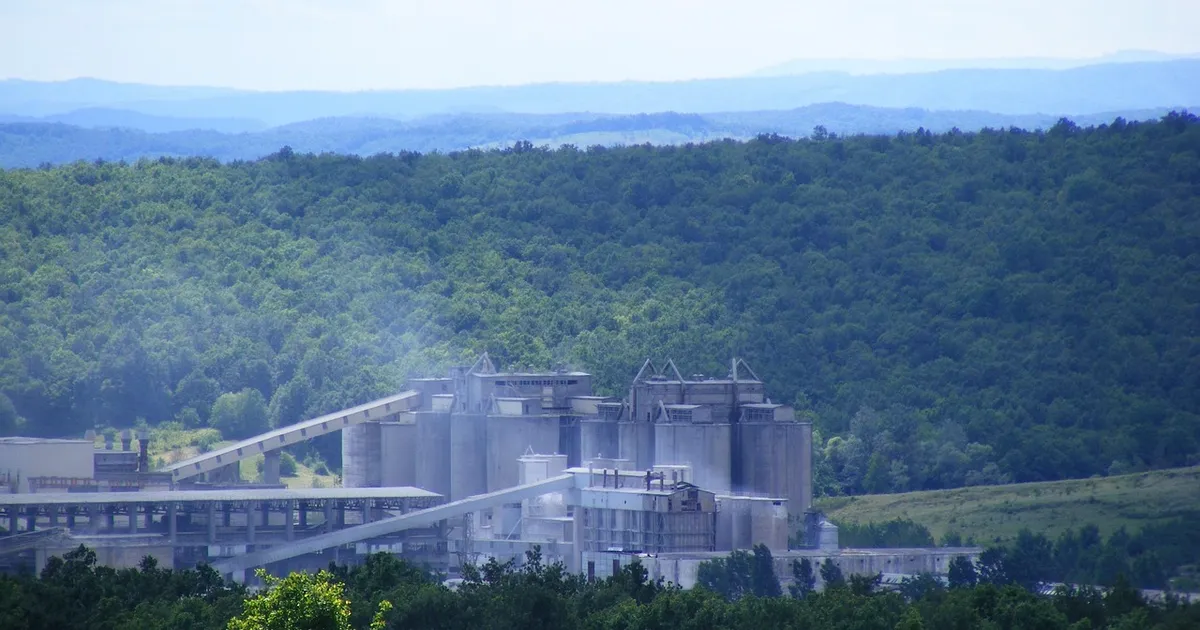 factory, cement, lafarge-barsesti