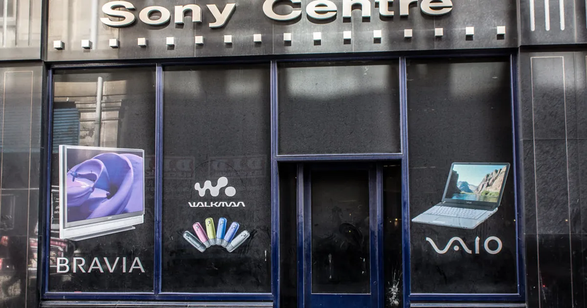 Peats 'World Of Electronics' - 75 Employees Lose Their Jobs