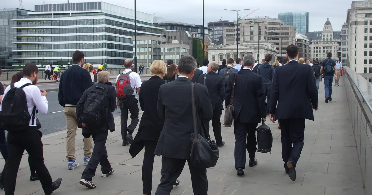 london bridge, commuters, london