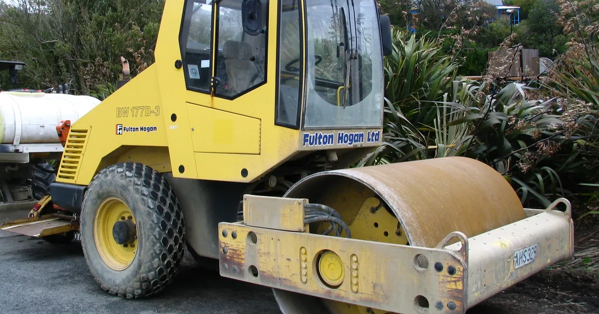 Fulton Hogan roller, Portobello, NZ